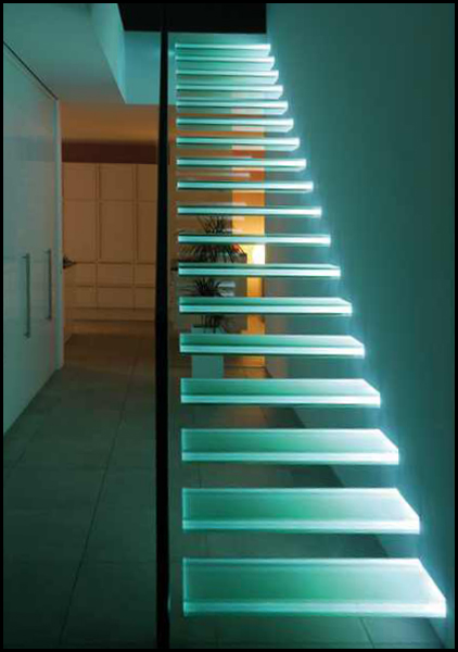 Üveg lépcső